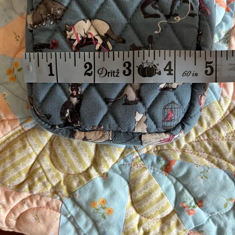 Vera Bradley Blue Quilted Cat Print Carrier - Picture 11 of 12